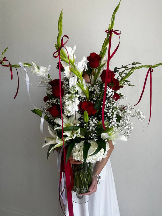 Bouquet in vase "Emblem of Love"