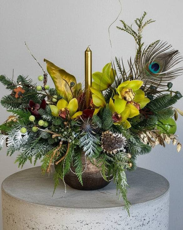 Ramo Holiday Elegance en jarrón