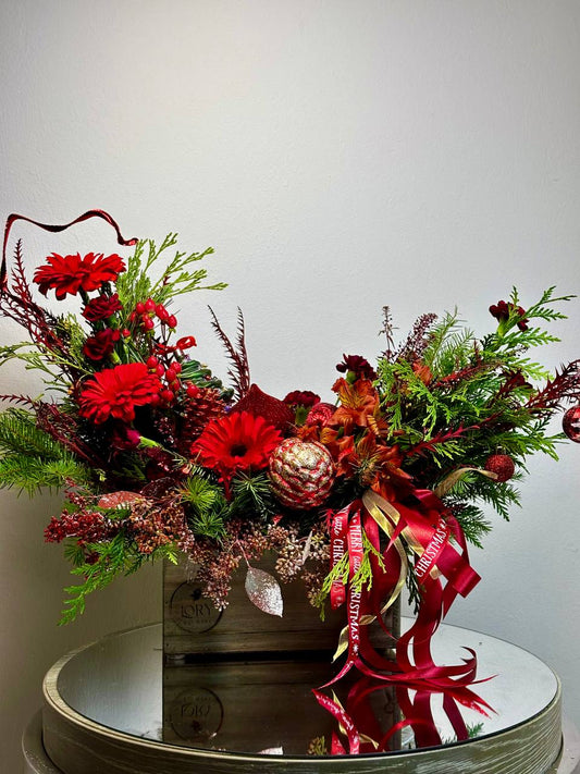 Ramo Holiday Elegance en jarrón